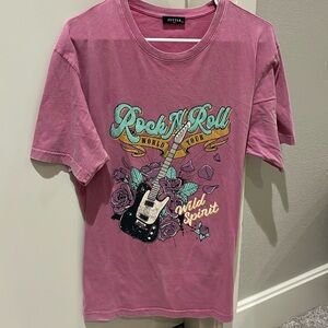 Size small graphic tee